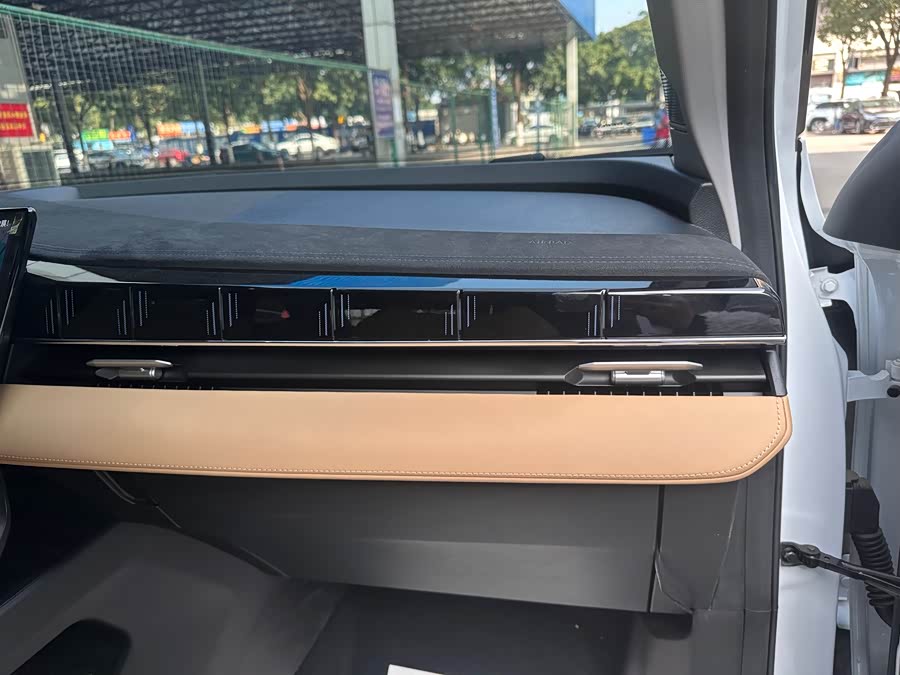 GEELY Boyue L 2023 car image #19