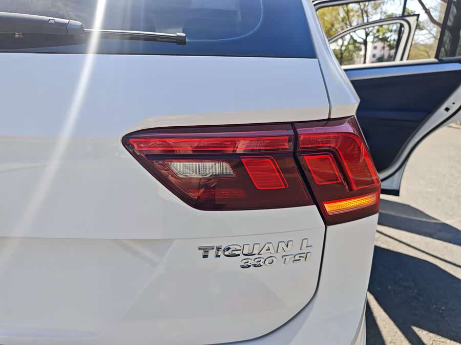 Volkswagen Tiguan L 2018 #19 Volkswagen Tiguan L 2018 car image #19