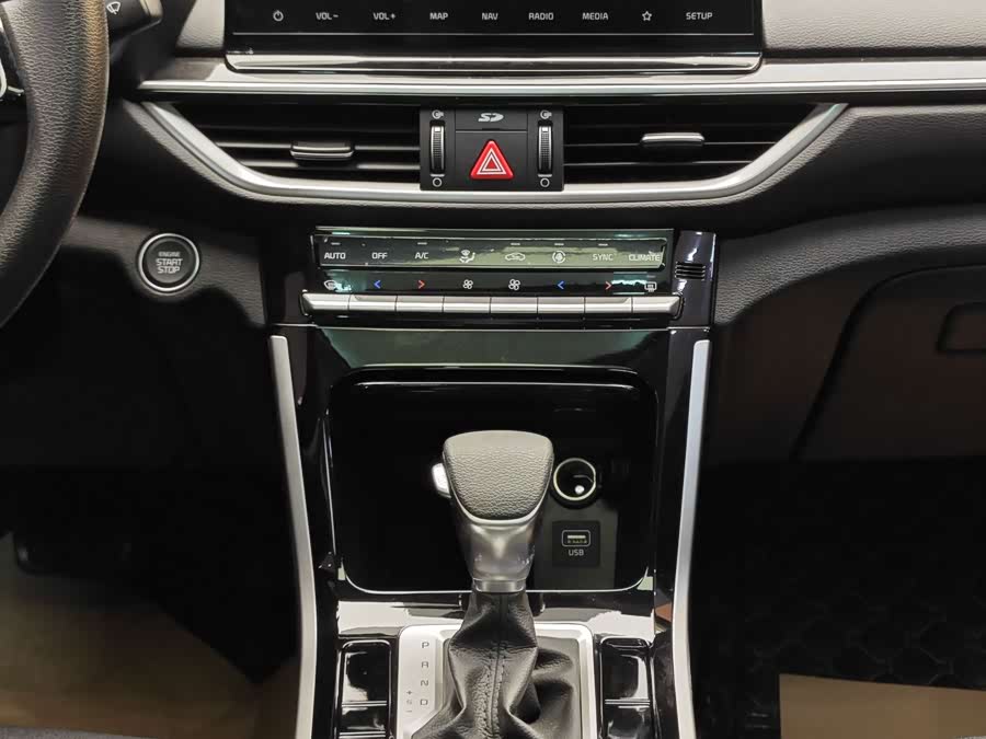 Kia K3 2020 imagen de coche #19