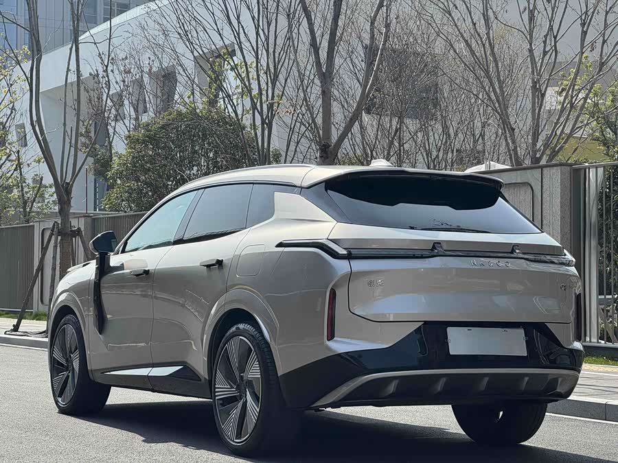 Lynk & Co 08 EM-P 2023 car image #19