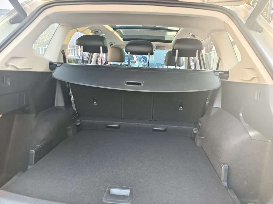 Volkswagen Tiguan L 2019 изображение автомобиля #19