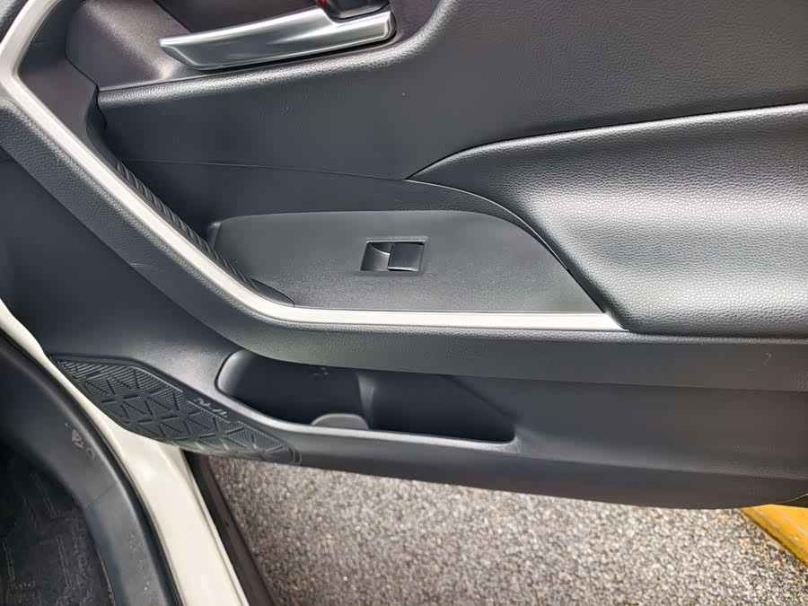 Toyota RAV4 2020 car image #19