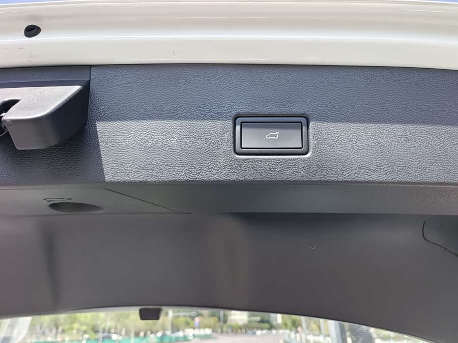 Volkswagen T-Roc 2026 car image #19