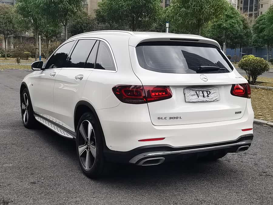 Mercedes-Benz GLC Class 2022 car image #19