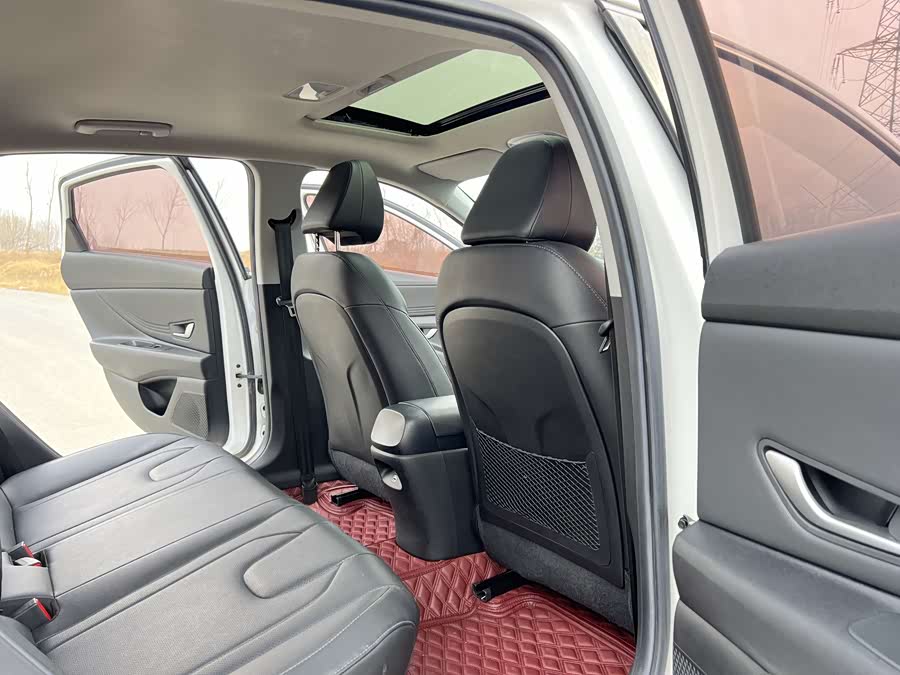 Hyundai Elantra 2021 immagine di auto #19