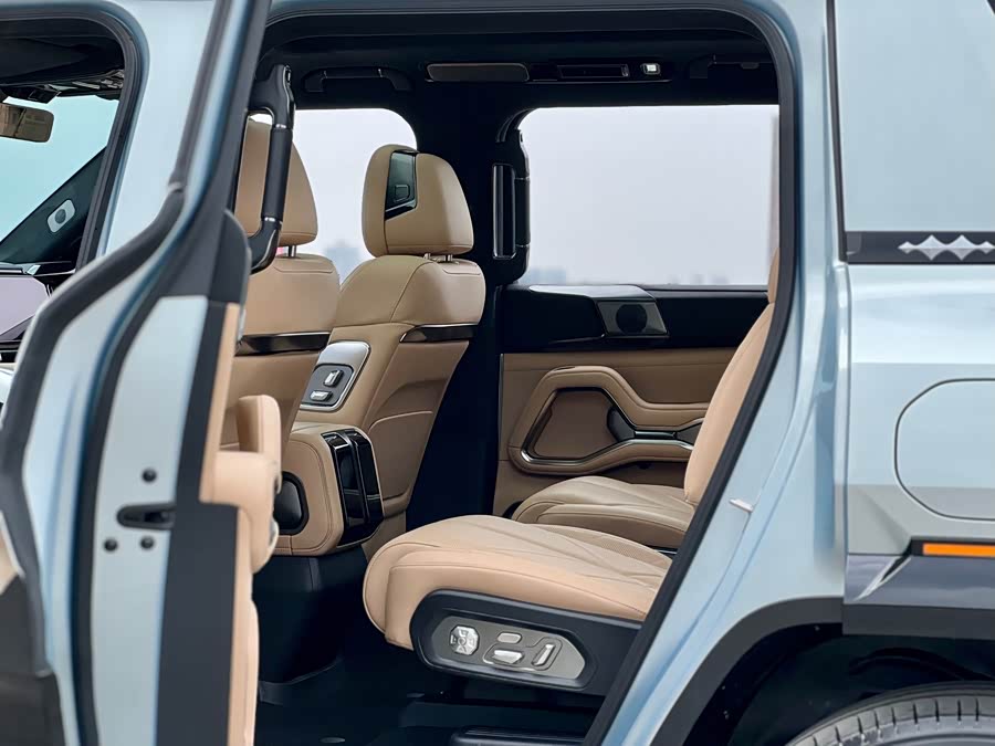 FangChengBao Leopard 8 2025 car image #19