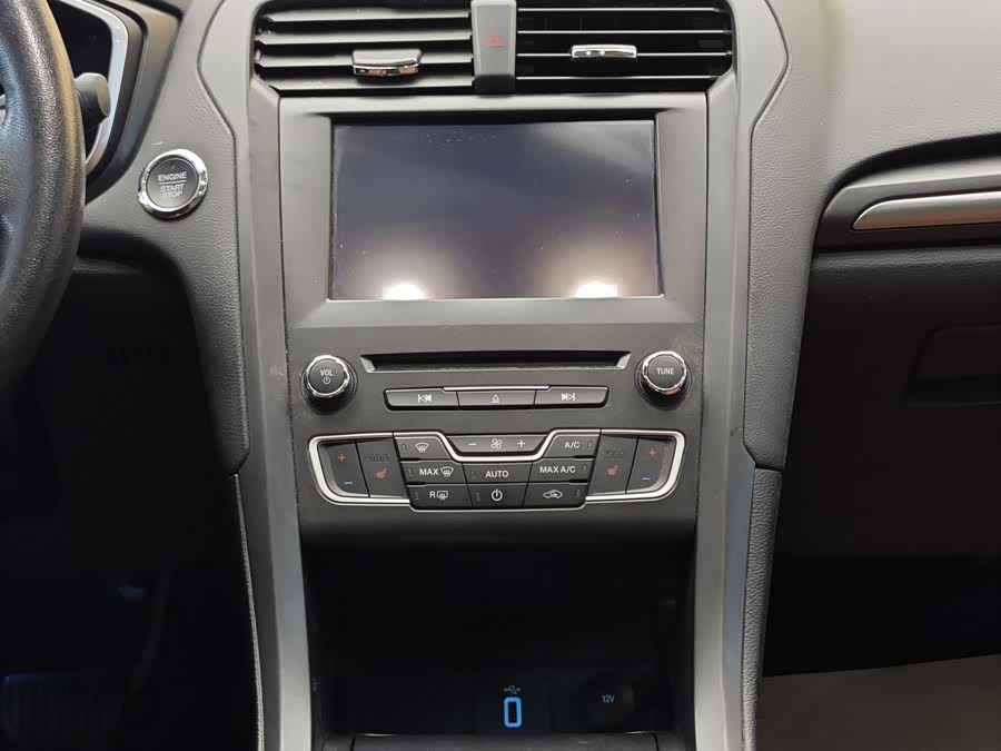 Ford Mondeo 2018 imagem de carro #19