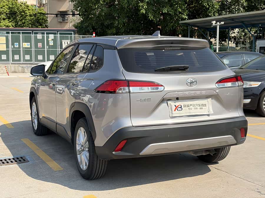 Toyota Corolla Cross 2023 immagine di auto #19