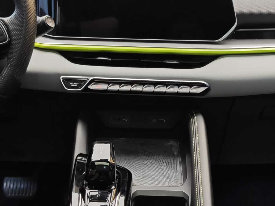 GEELY Coolray 2022 #19 GEELY Coolray 2022 car image #19