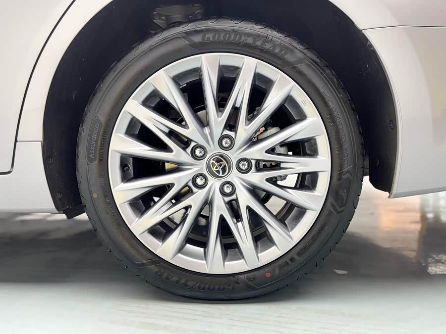 Toyota Avalon 2025 car image #19