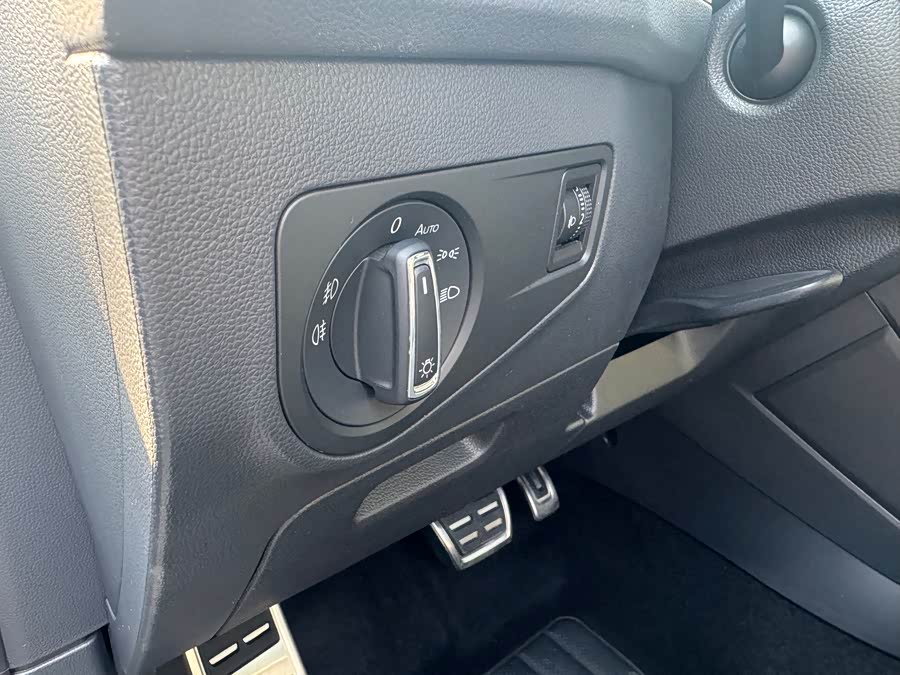 Volkswagen Tiguan L 2021 car image #19