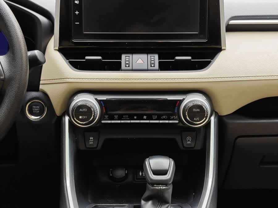 Toyota RAV4 2020 car image #19