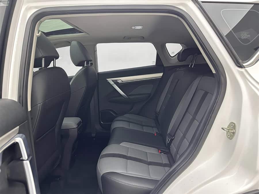 GEELY Coolray 2023 car image #19