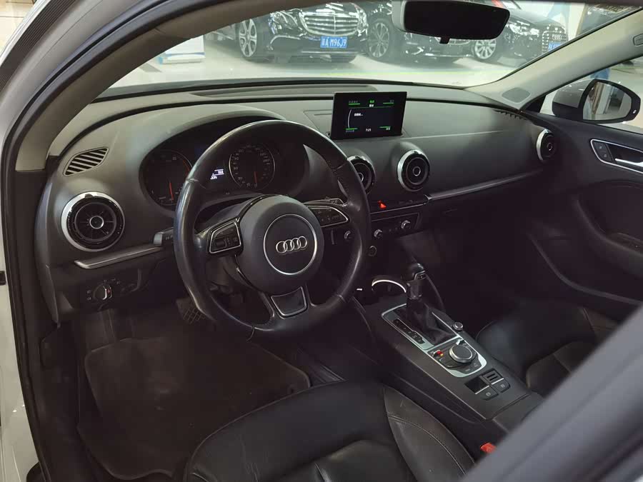Audi A3 2018 car image #19