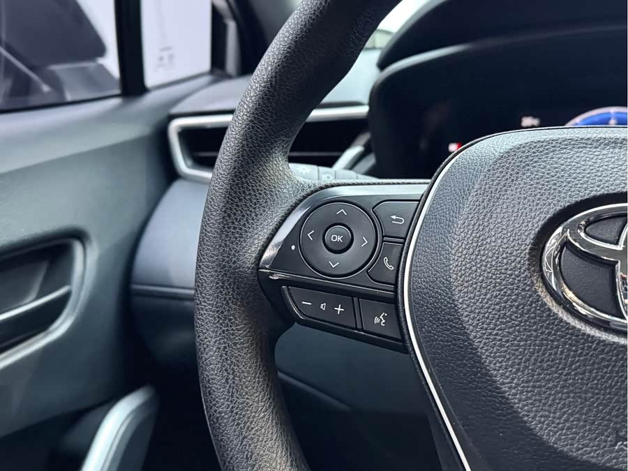 Toyota Frontlander 2024 car image #19