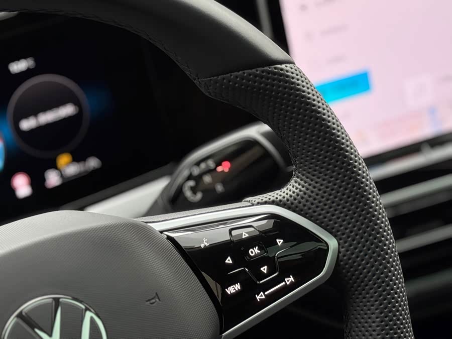 Volkswagen Passat 2025 car image #19