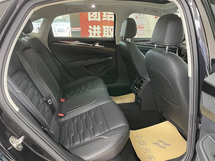 Volkswagen Passat 2020 car image #19