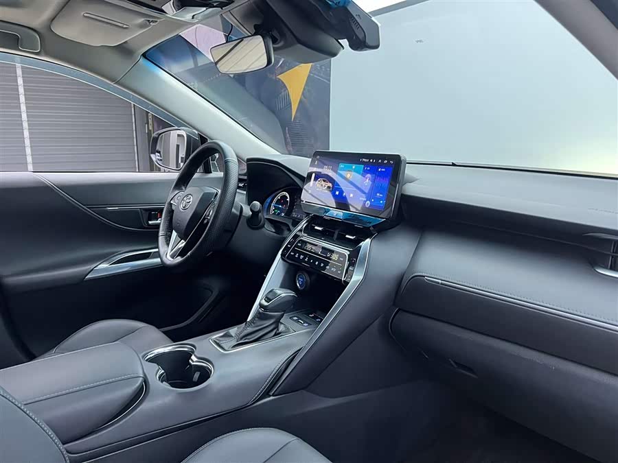 Toyota Venza 2023 car image #19