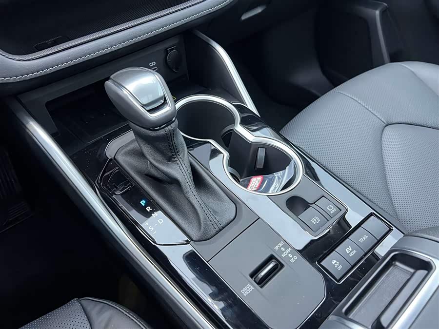 Toyota Highlander 2026 car image #19