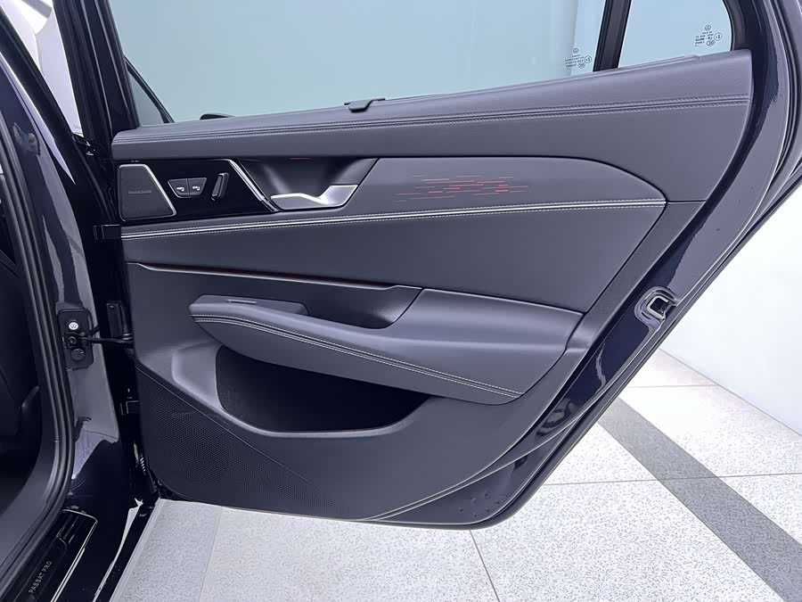 Volkswagen Passat 2025 car image #19