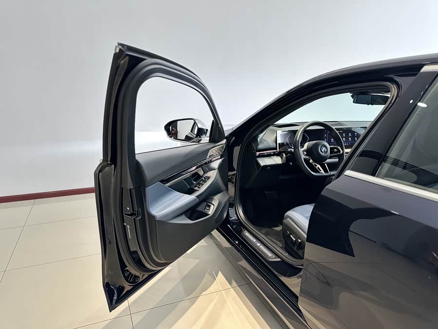 BMW 5 Series 2025 car image #19