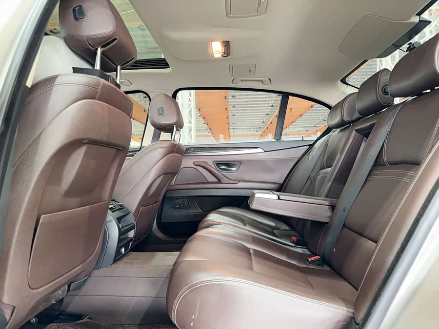 BMW 5 Series 2016 car image #19