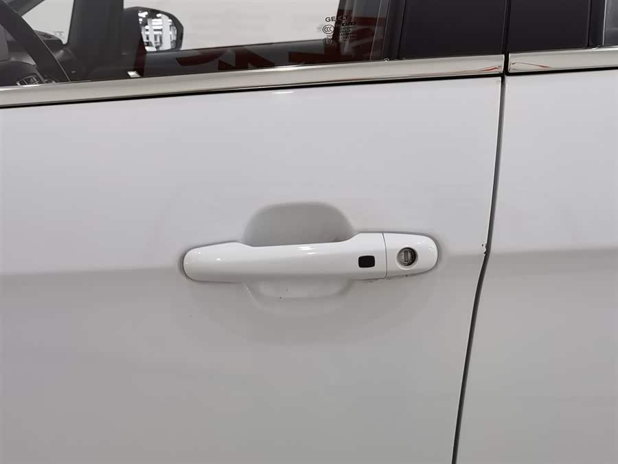 GEELY Vision X3 2022 изображение автомобиля #19