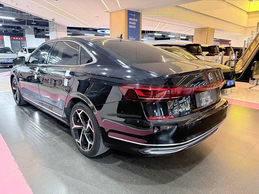 Volkswagen Passat 2022 صورة سيارة #19