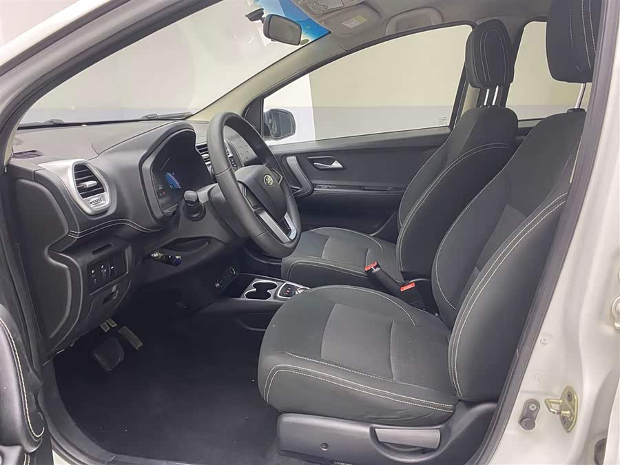 JAC 2019 car image #19