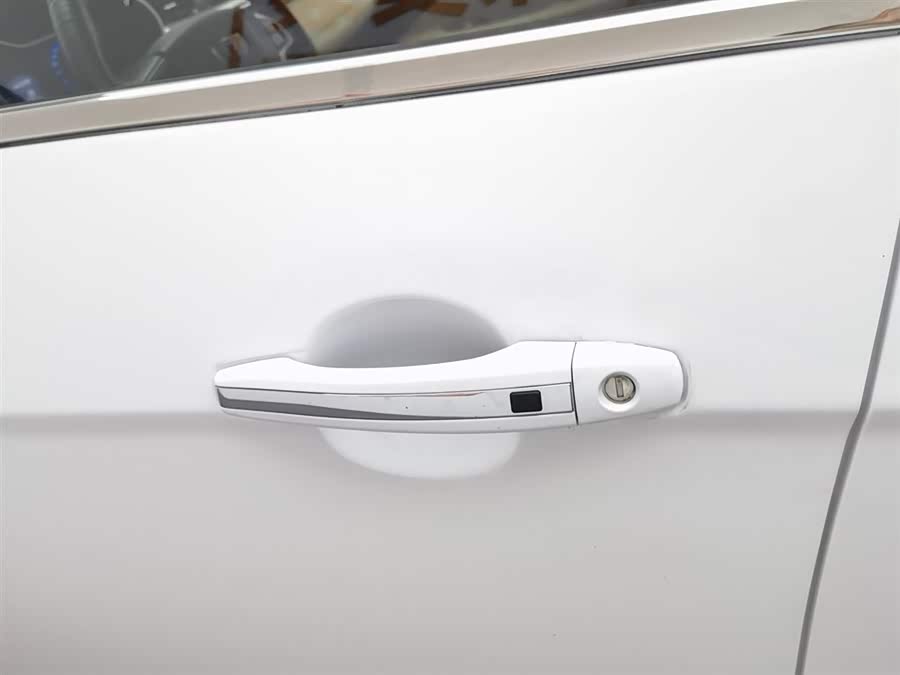 GEELY Emgrand 2019 car image #19