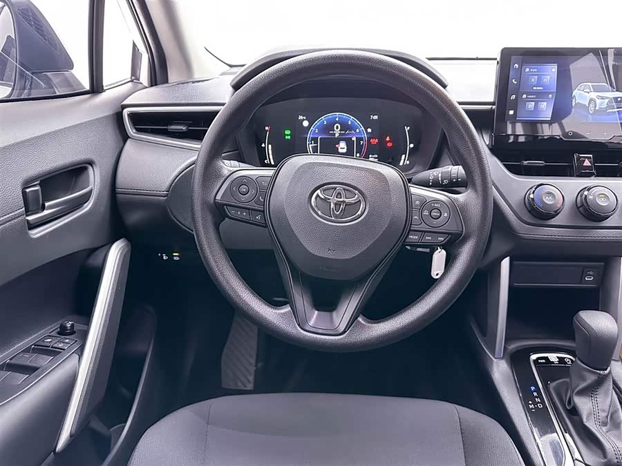 Toyota Corolla Cross 2025 immagine di auto #19