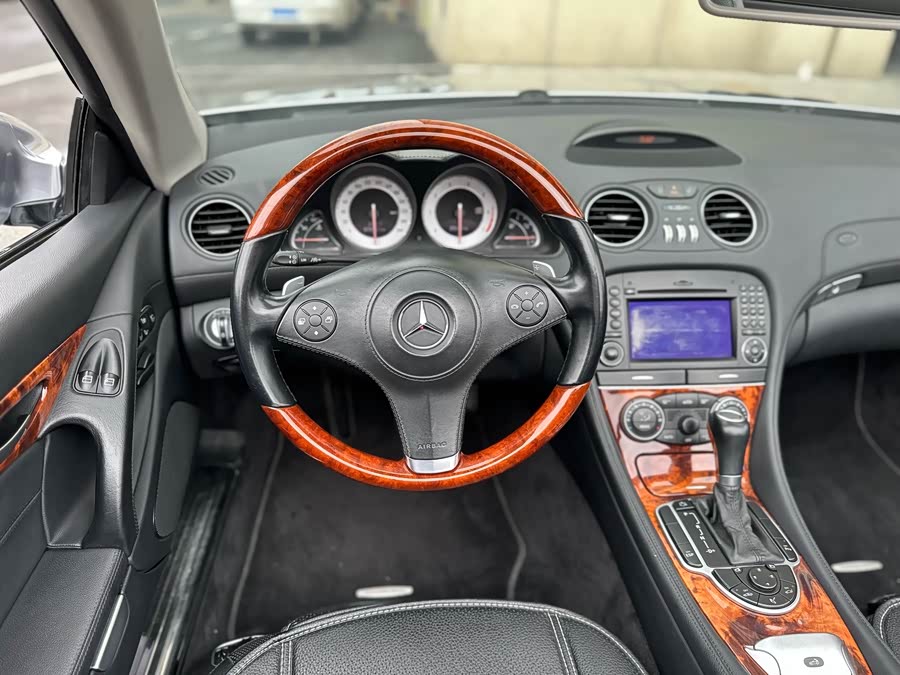 Mercedes-Benz SL Class 2010 car image #19