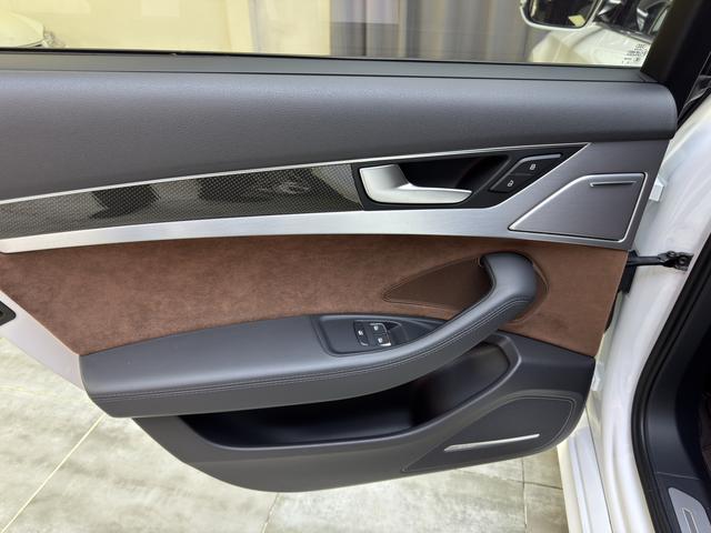 Audi S8 2014 immagine di auto #19