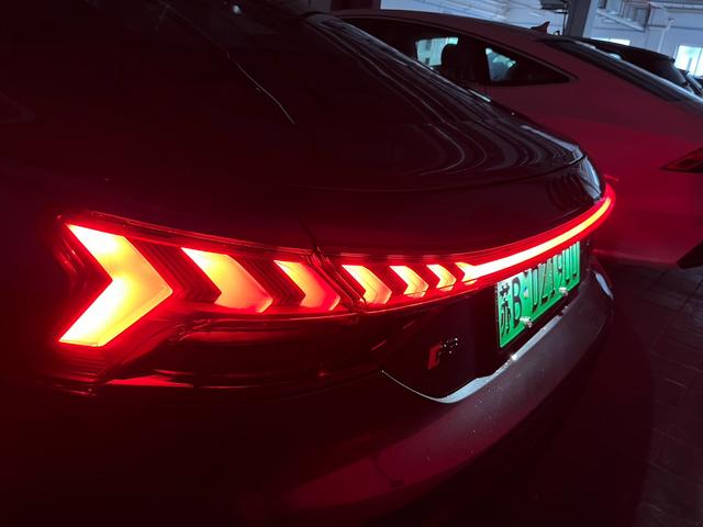 Audi RS e-tron GT 2023 immagine di auto #19