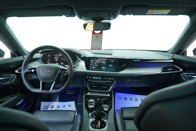 Audi RS e-tron GT 2023 car image #19