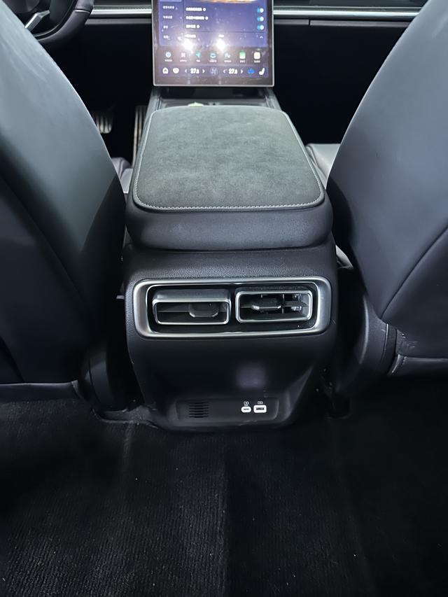 哪吒汽车 哪吒S猎装 2024 #19 哪吒汽车 哪吒S猎装 2024 汽车图片 #19