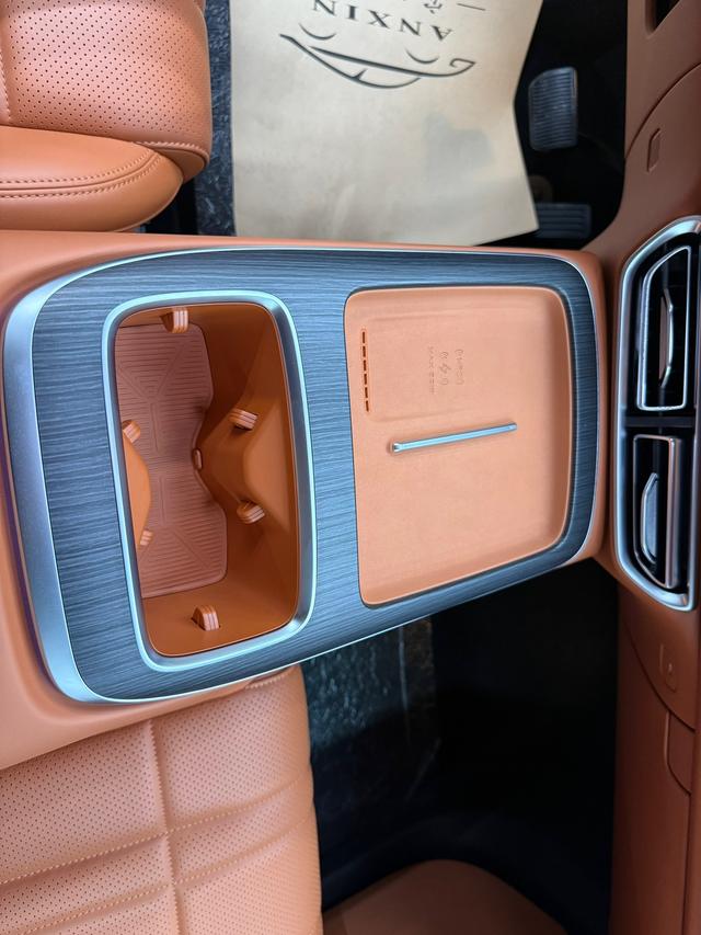 Deepal S09 2025 car image #19