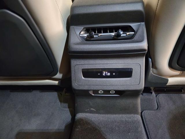 Audi Q6L Sportback e-tron 2025 #19 Audi Q6L Sportback e-tron 2025 car image #19