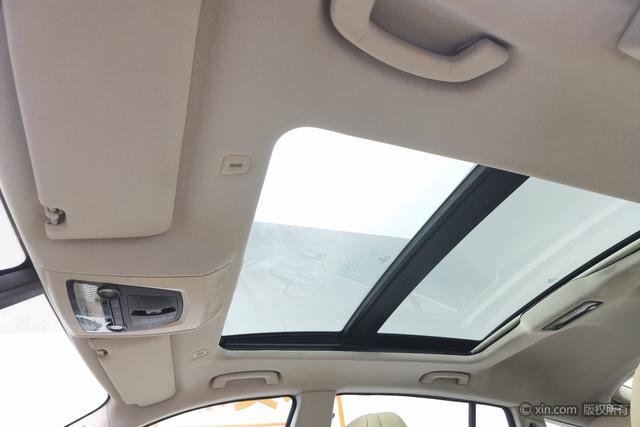 BMW 5 Series GT 2011 immagine di auto #19