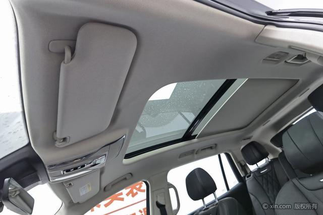 HongQi HS7 PHEV 2025 car image #19