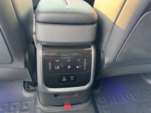 HongQi HS7 PHEV 2024 #19 HongQi HS7 PHEV 2024 car image #19