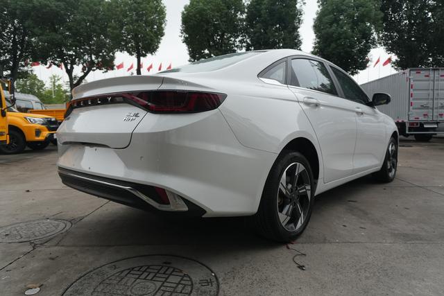 GEELY Emgrand L HiP 2024 immagine di auto #19