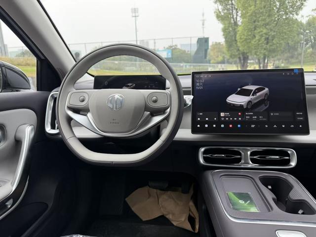 零跑汽车 零跑B01 汽车图片 #19