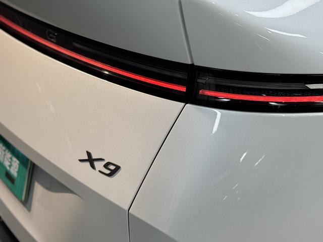 Xpeng X9 2024 immagine di auto #19