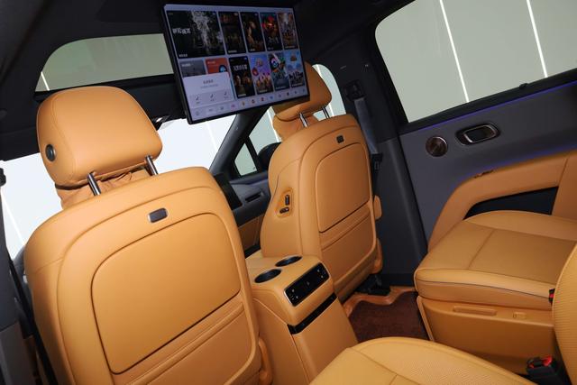 Li i8 2025 image de voiture #19