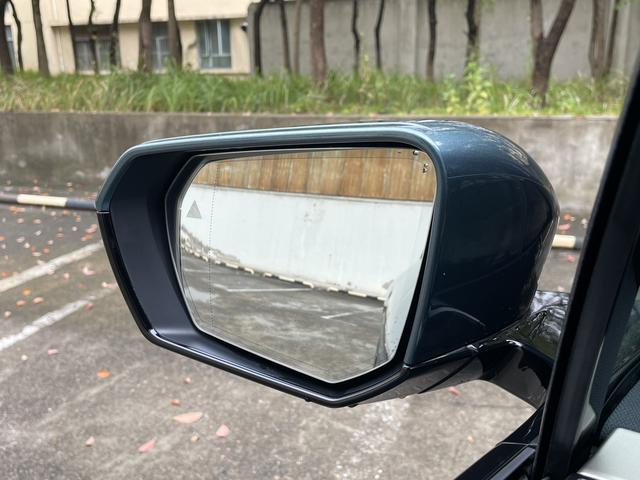 BMW iX 2023 car image #19