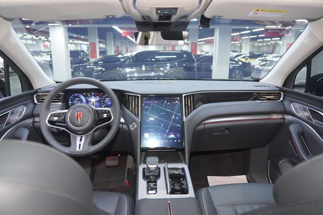 HongQi HS7 PHEV 2025 car image #19