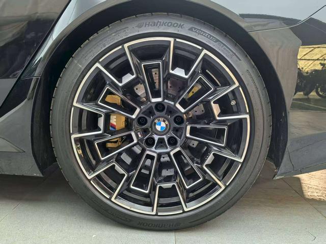 BMW M5 New Energy car image #19