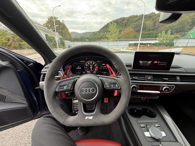 Audi S4 2019 car image #19