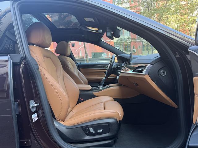 BMW 6 Series GT 2018 #19 BMW 6 Series GT 2018 car image #19